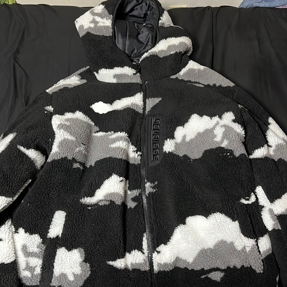 Jackets & Coats Its A Sherpa Coat Its Pretty Warm And Its Lite When